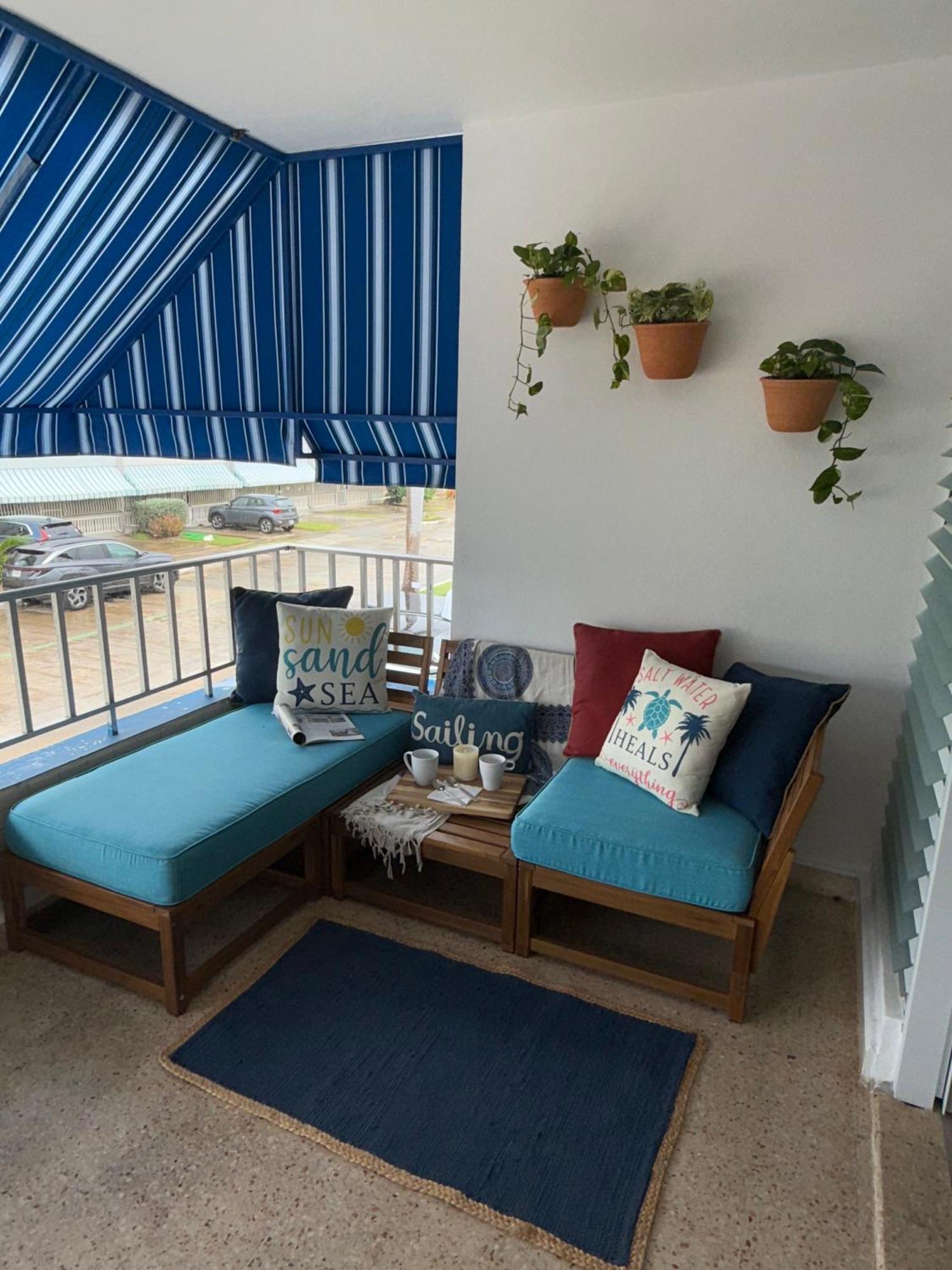 Oceanview Apartment Steps To The Beach Luquillo Eksteriør billede